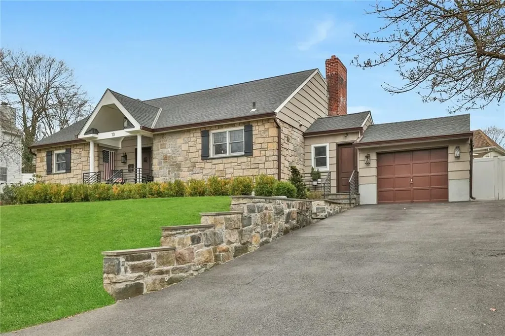 10 Howard Avenue Valhalla NY 10595