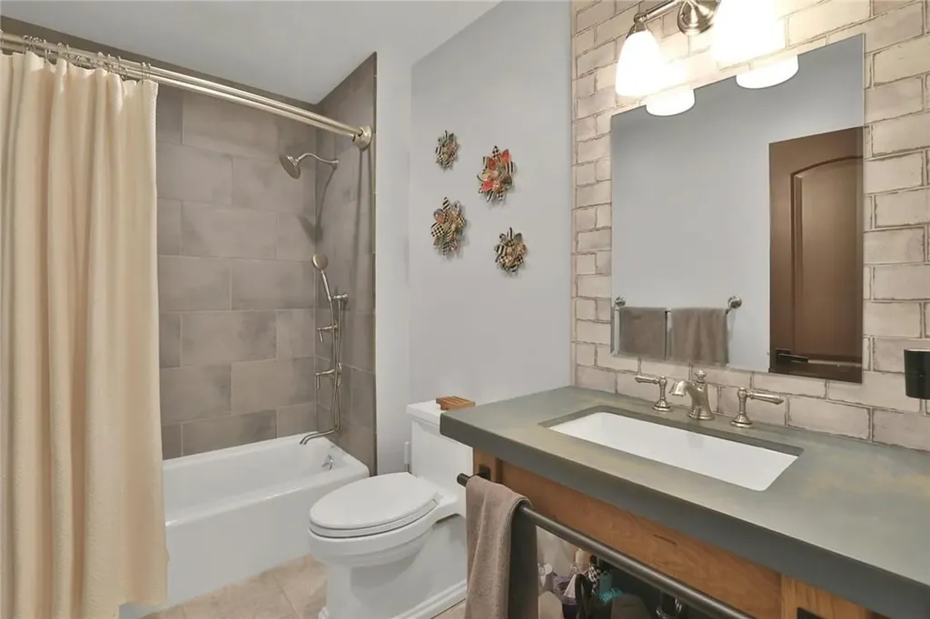 10 Howard Avenue Valhalla NY 10595
