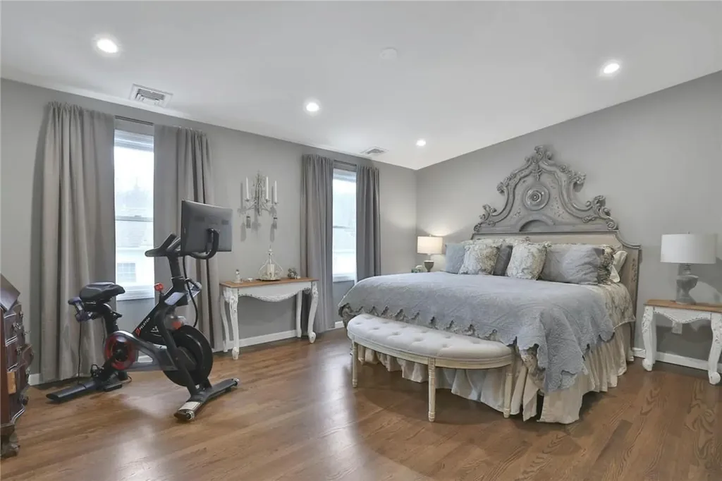 10 Howard Avenue Valhalla NY 10595