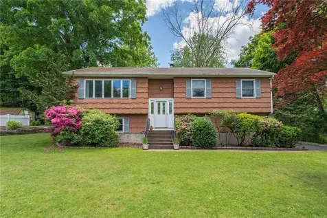 1433 Mohawk Road Mohegan Lake NY 10547