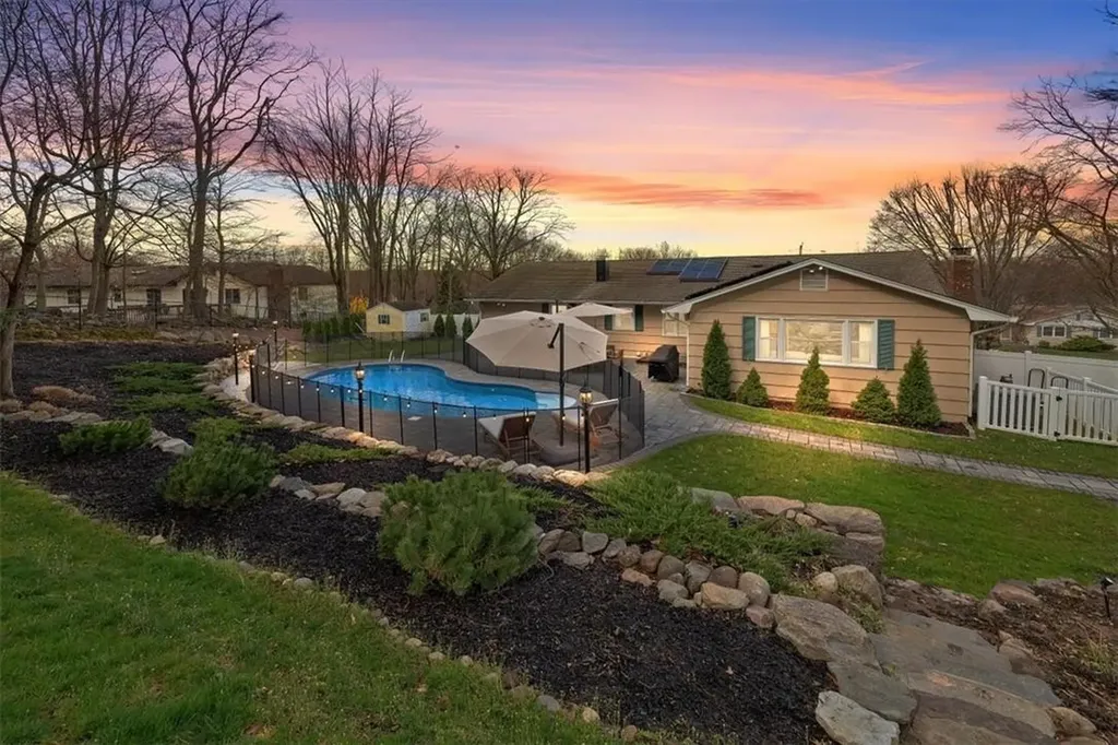 209 Waters Edge Valley Cottage NY 10989