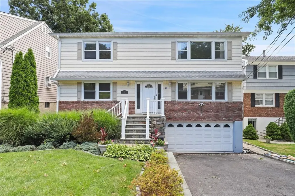 11 Walnut Lane Harrison NY 10528