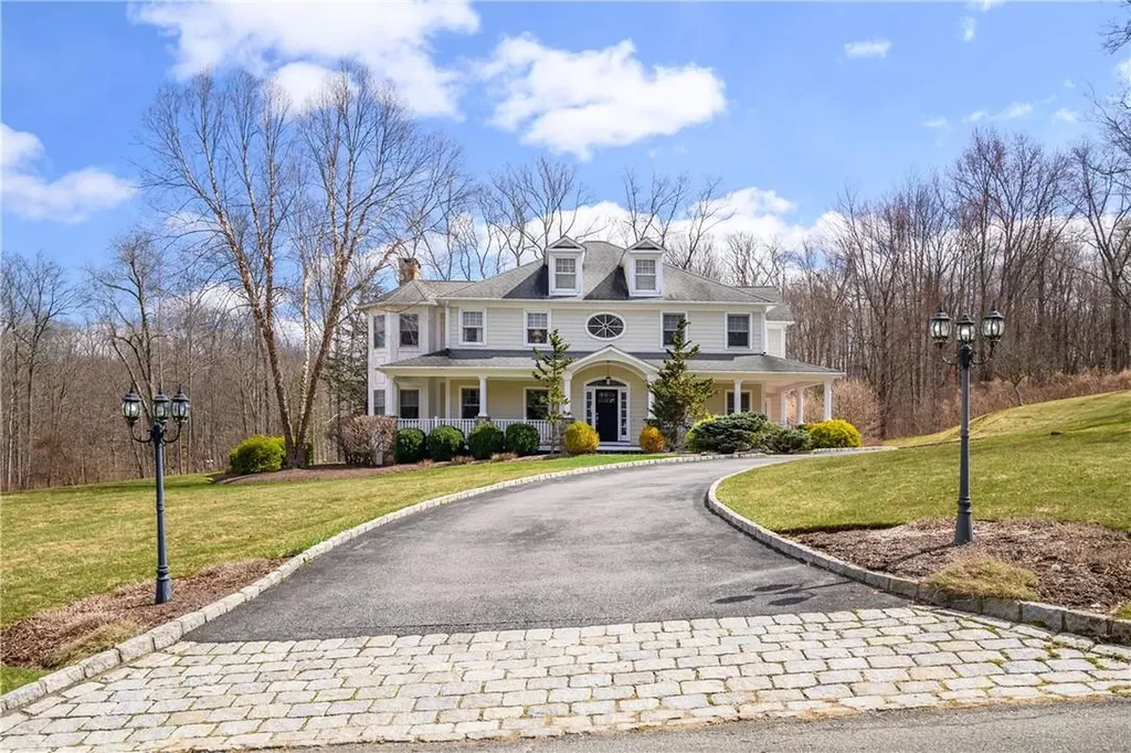 36 Sunswept Drive New Fairfield CT 06812