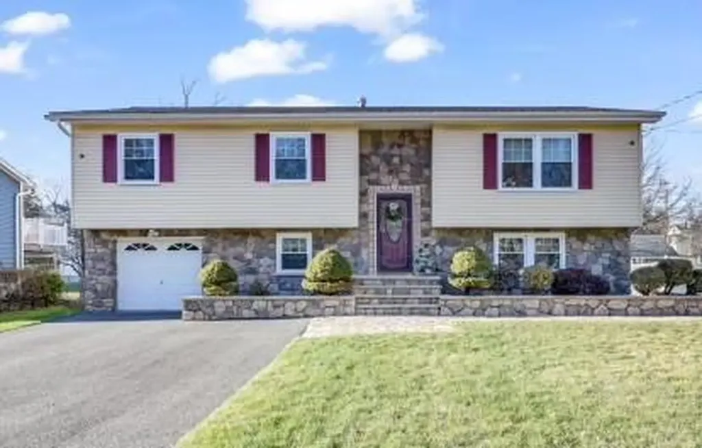 30 Bradner Avenue Middletown NY 10940