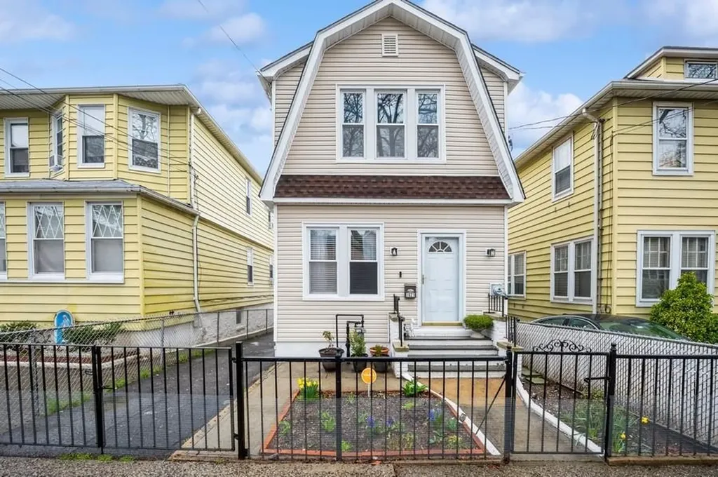 1621 Mayflower Avenue Bronx NY 10461