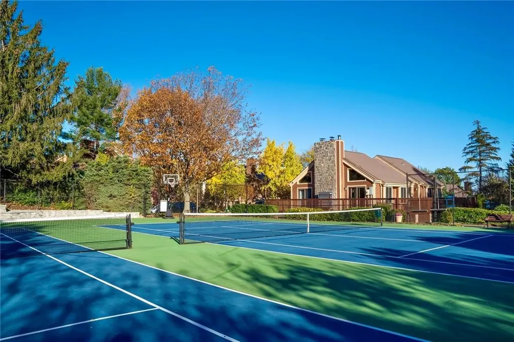 199 Ivy Hill Crescent Rye Brook NY 10573