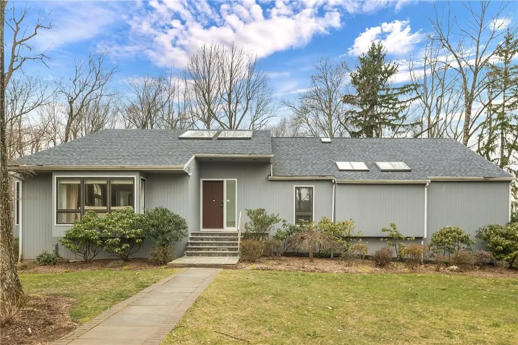 12 Hearthstone Circle Scarsdale NY 10583