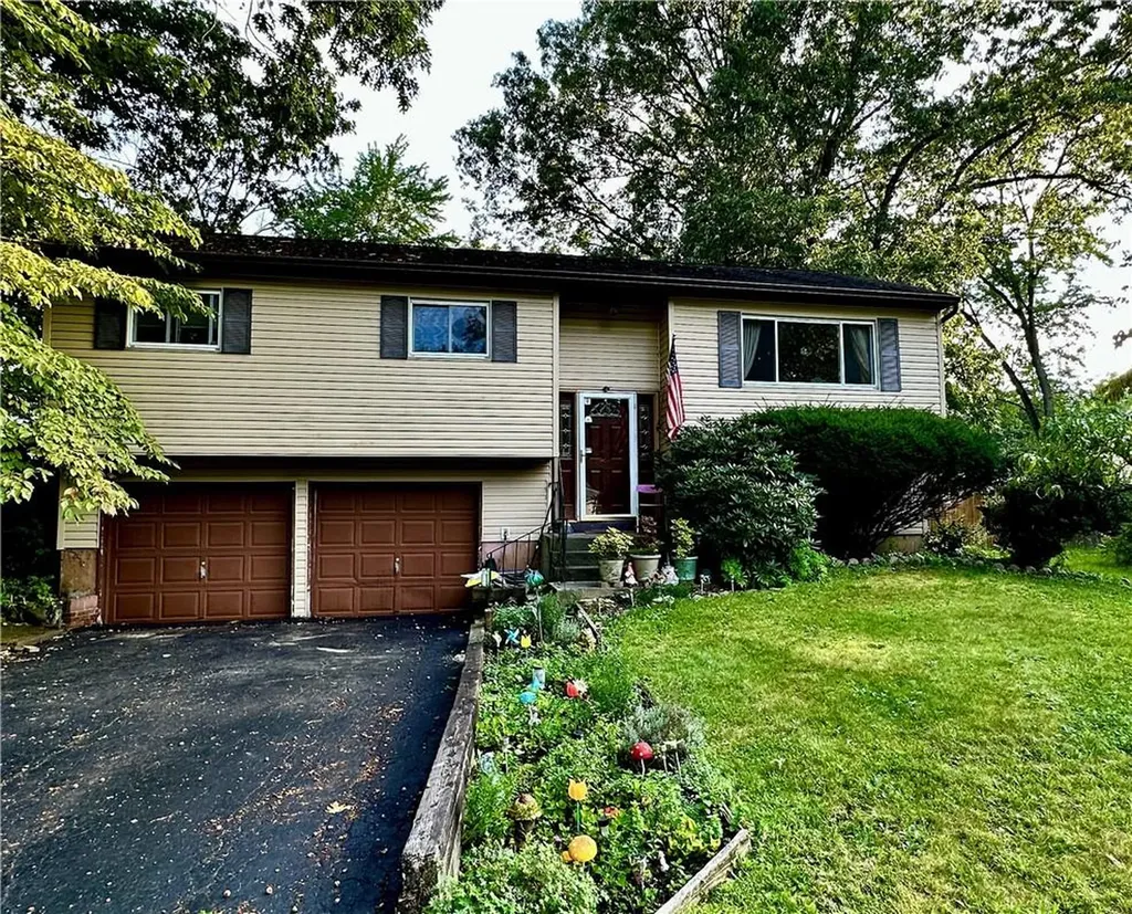 39 Robin Road Poughkeepsie NY 12601