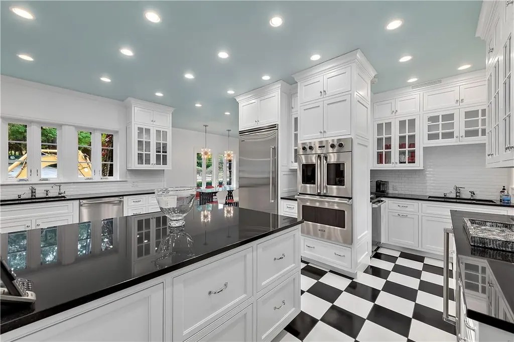 4 Whippoorwill Road Armonk NY 10504