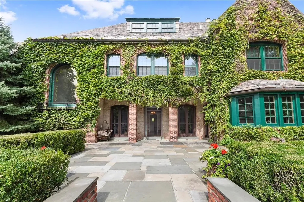 4 Whippoorwill Road Armonk NY 10504