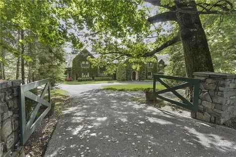 4 Whippoorwill Road Armonk NY 10504