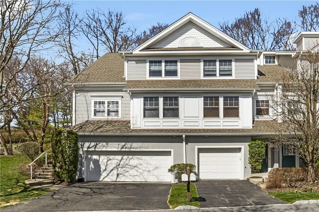 90 Hillcrest Lane Peekskill NY 10566