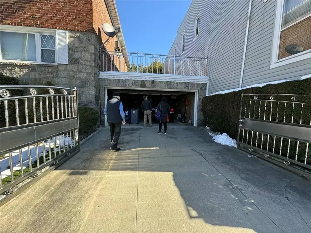 1930 Pilgrim Avenue Bronx NY 10461