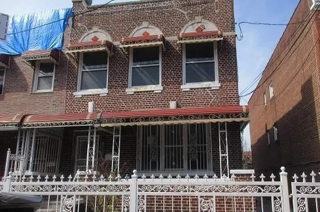 2715 Cruger Avenue Bronx NY 10467