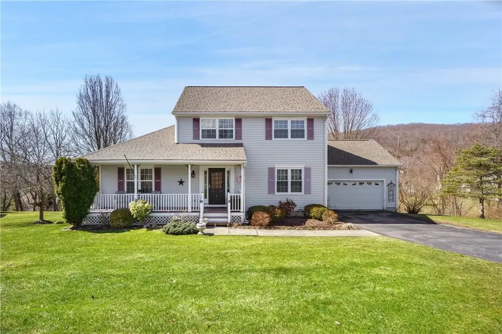 86 W Deer Trail Pawling NY 12564