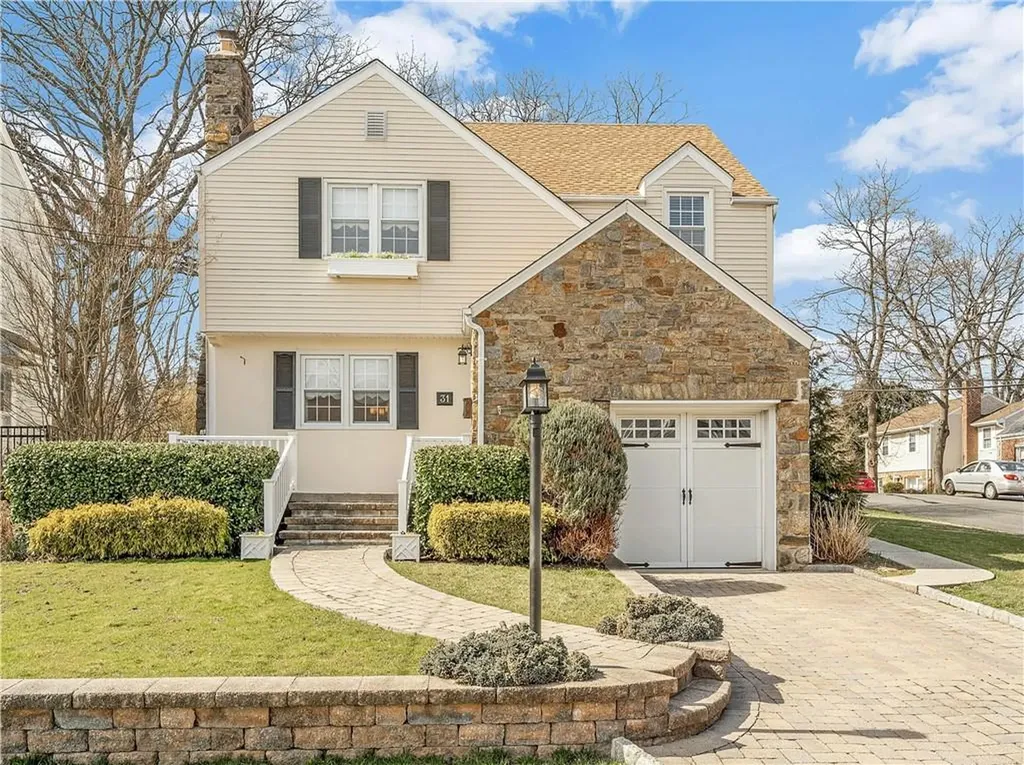 31 Raymond Place Yonkers NY 10704