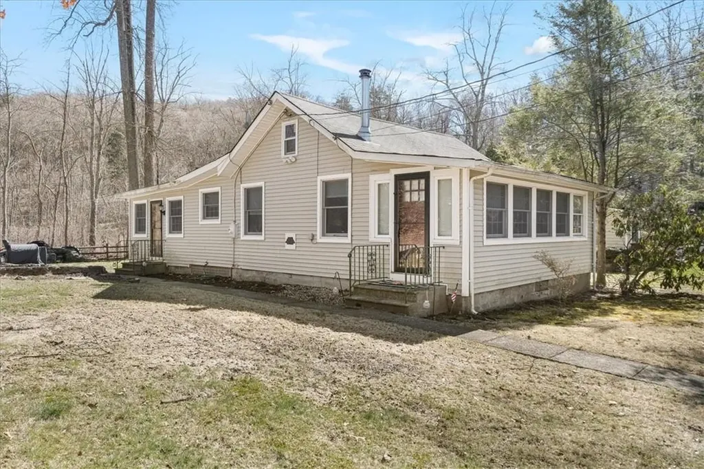 82 Lakefront Road Putnam Valley NY 10579