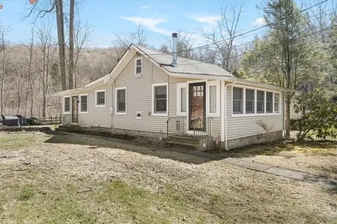 82 Lakefront Road Putnam Valley NY 10579