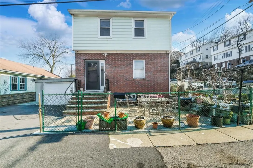 1 East Place New Rochelle NY 10801