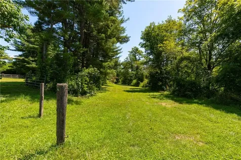 4 Browning Road Hyde Park NY 12538