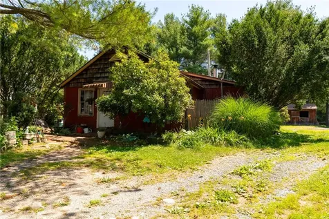 4 Browning Road Hyde Park NY 12538