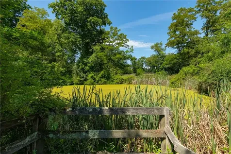 4 Browning Road Hyde Park NY 12538