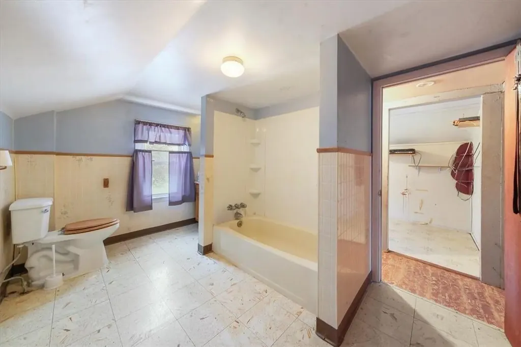 748 E Main Street Middletown NY 10940