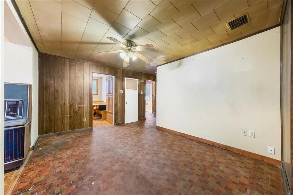 748 E Main Street Middletown NY 10940