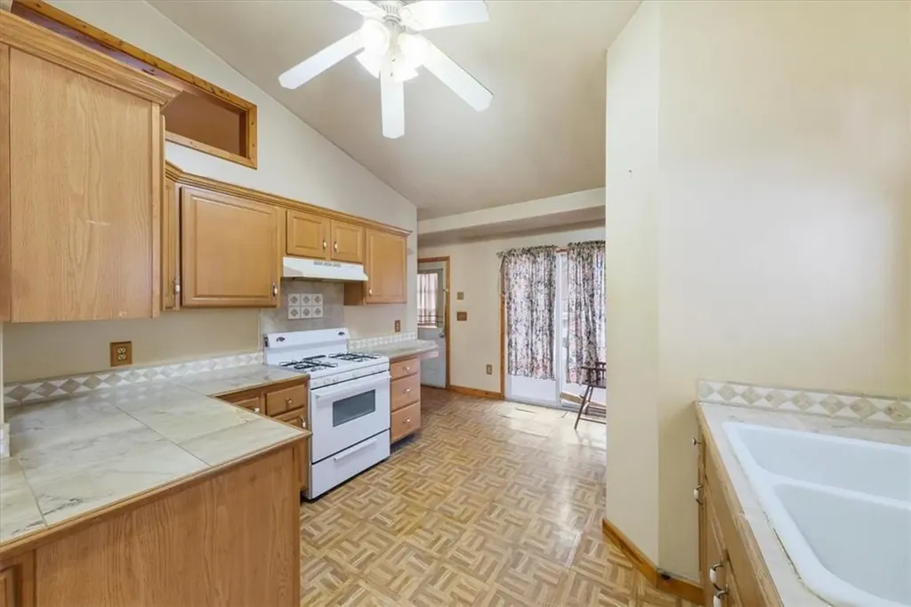 748 E Main Street Middletown NY 10940
