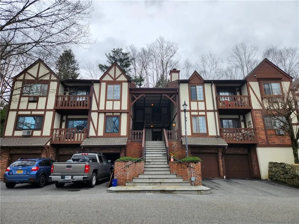 69 Foxwood Circle Mount Kisco NY 10549