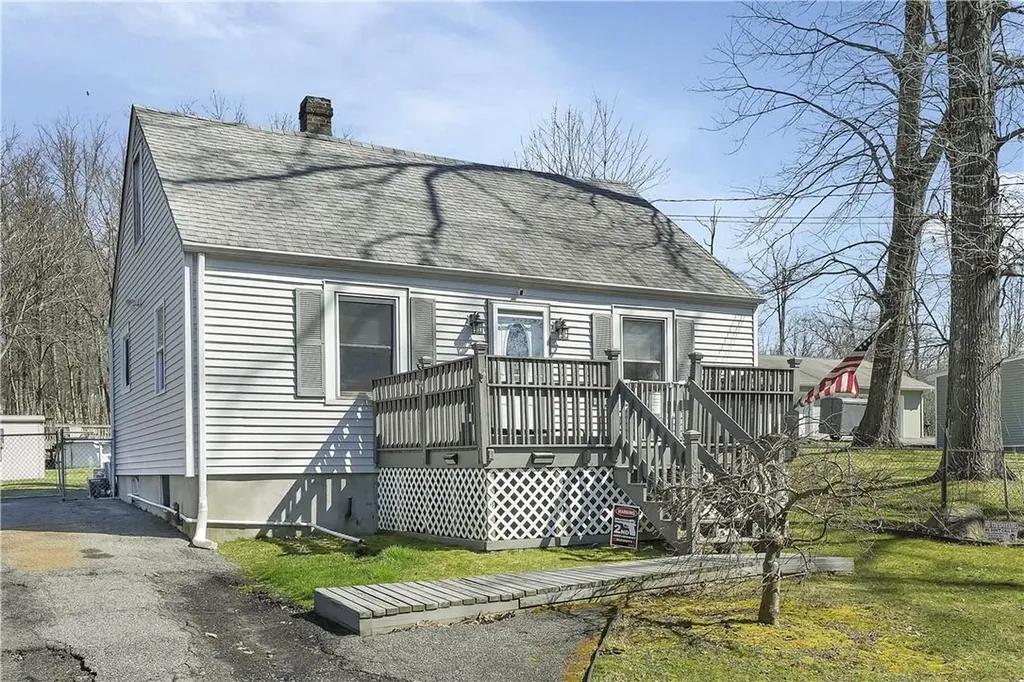 18 Edgewood Terrace Newburgh NY 12550