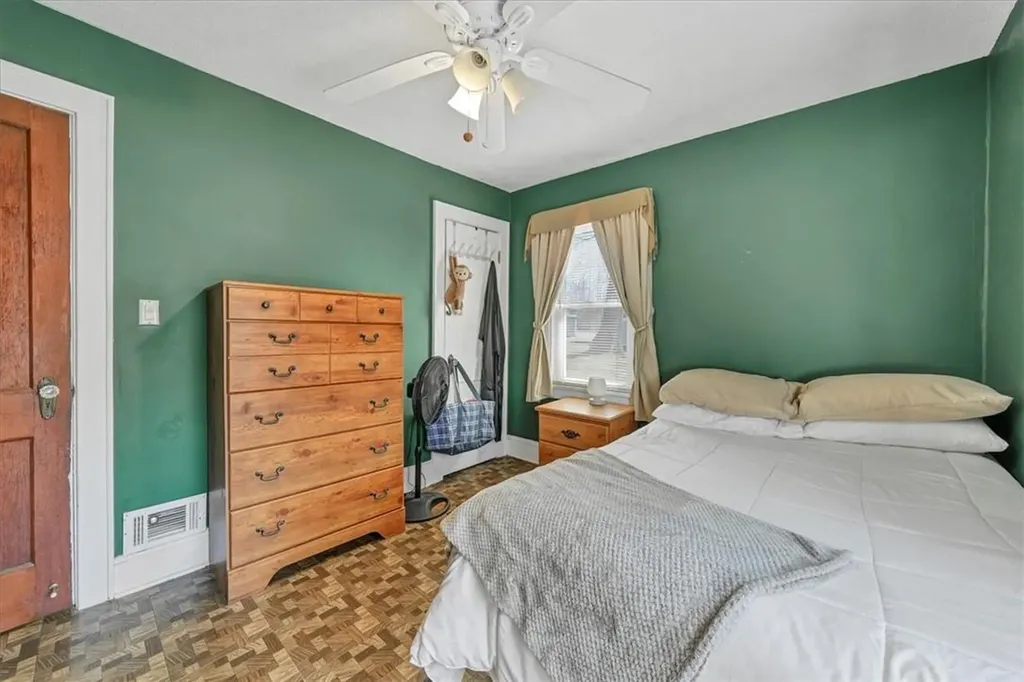 18 Edgewood Terrace Newburgh NY 12550