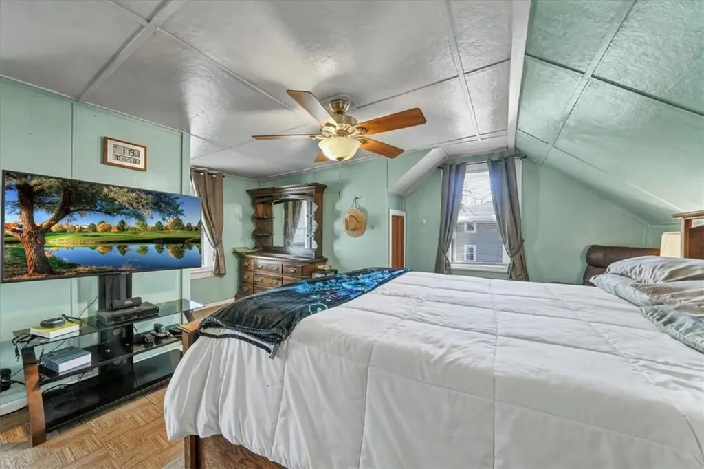 18 Edgewood Terrace Newburgh NY 12550