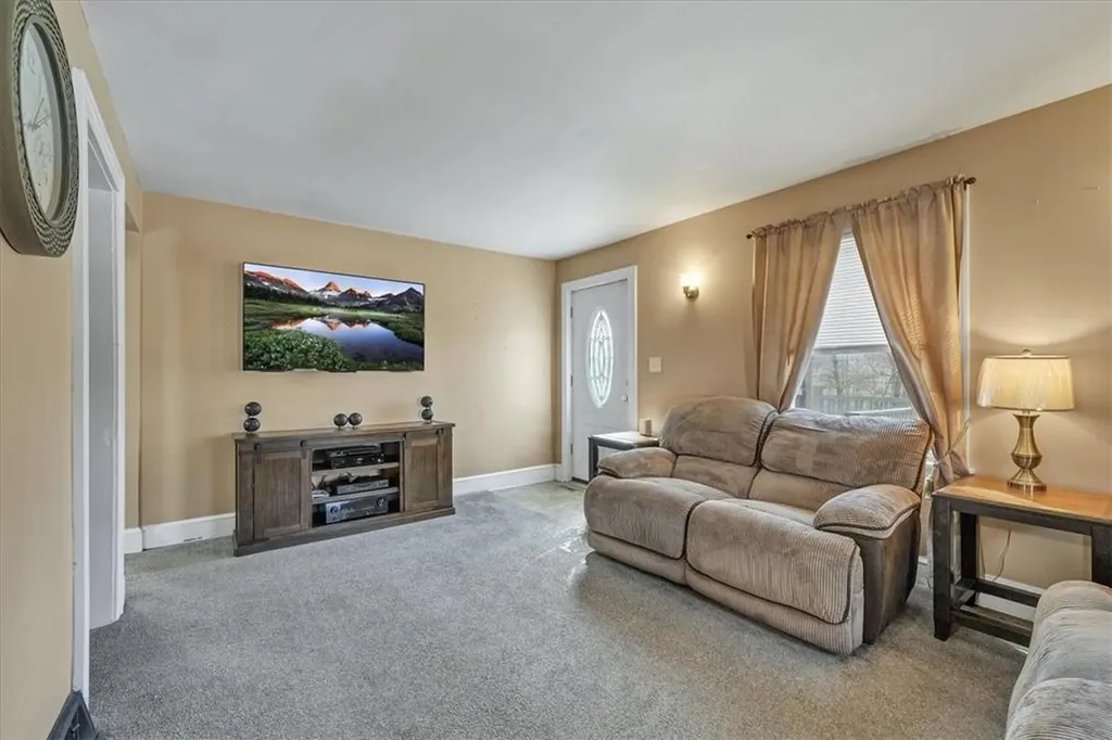 18 Edgewood Terrace Newburgh NY 12550