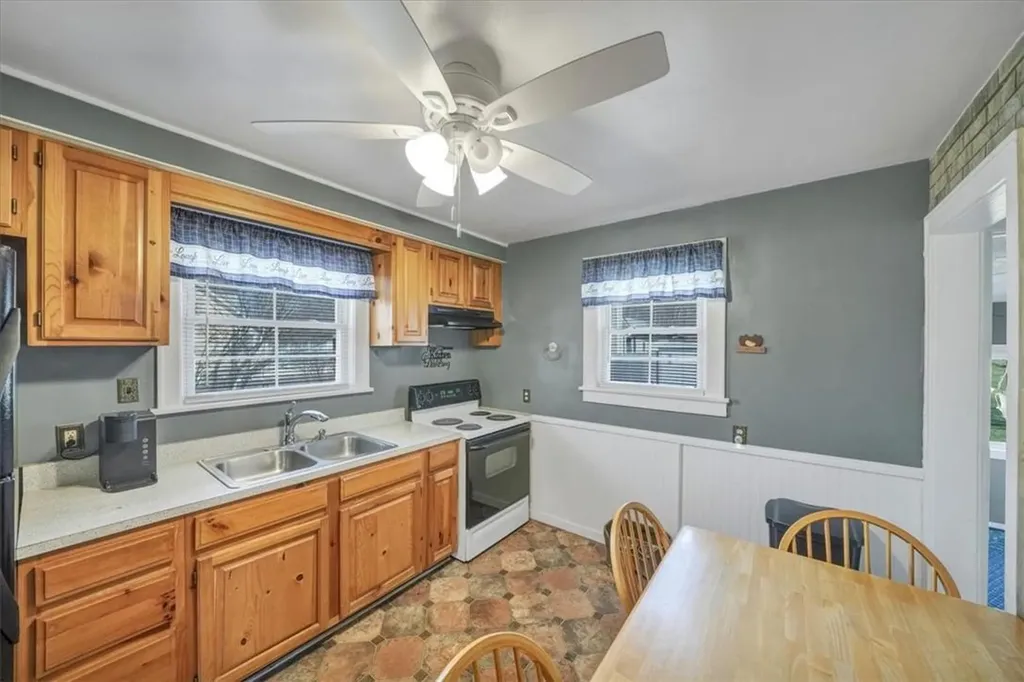 18 Edgewood Terrace Newburgh NY 12550