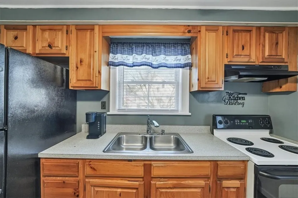 18 Edgewood Terrace Newburgh NY 12550