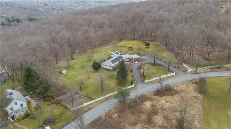584 Horsepound Road Carmel NY 10512
