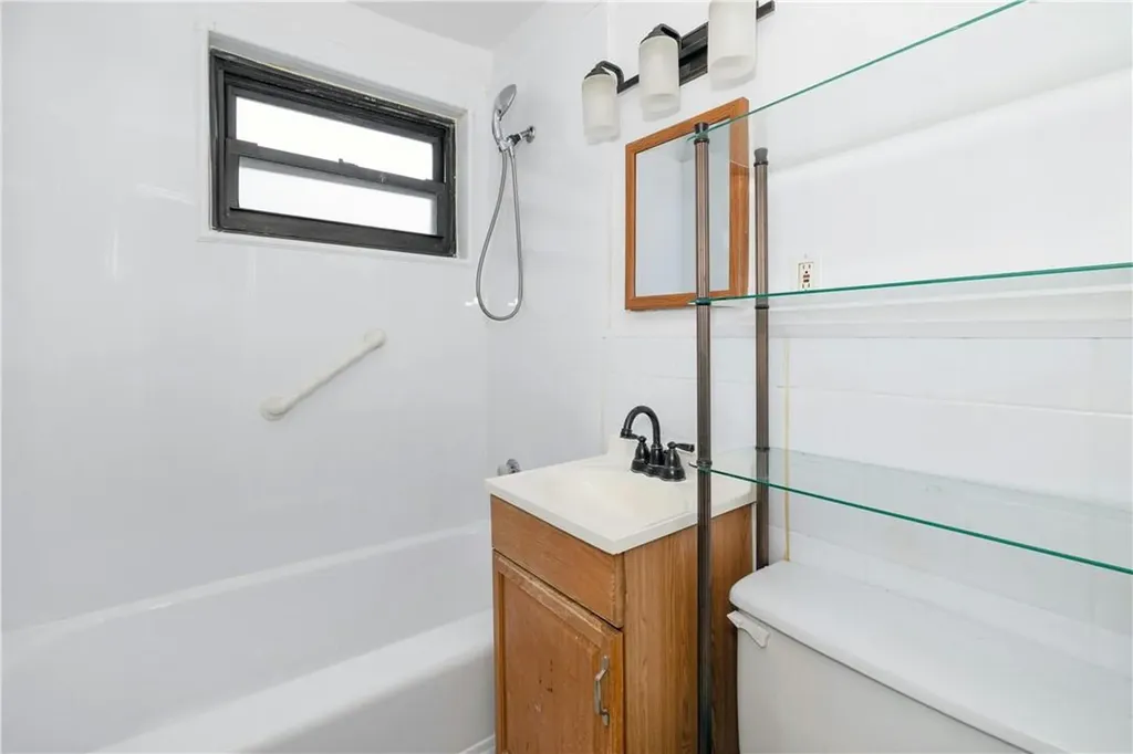 28 Lawrence Drive White Plains NY 10603
