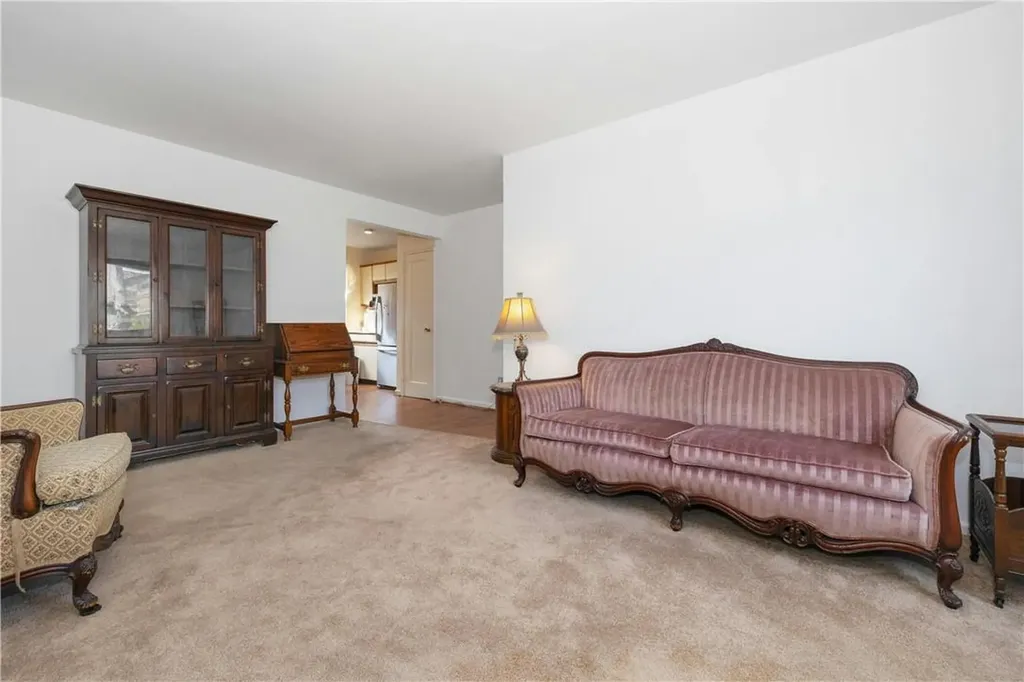 28 Lawrence Drive White Plains NY 10603