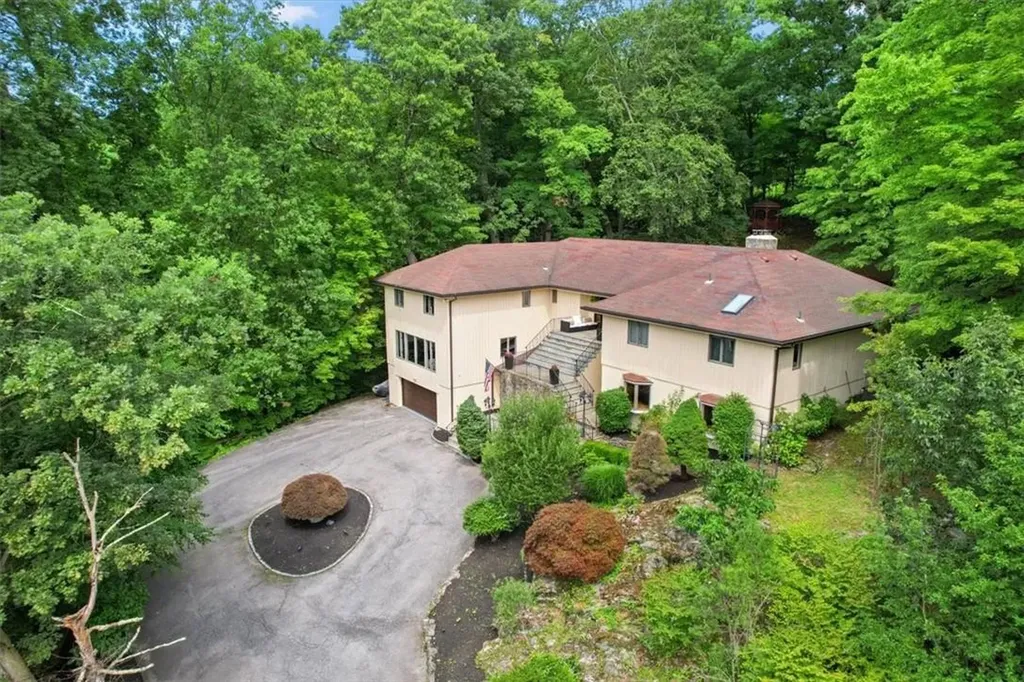 73 Hillair Circle White Plains NY 10605
