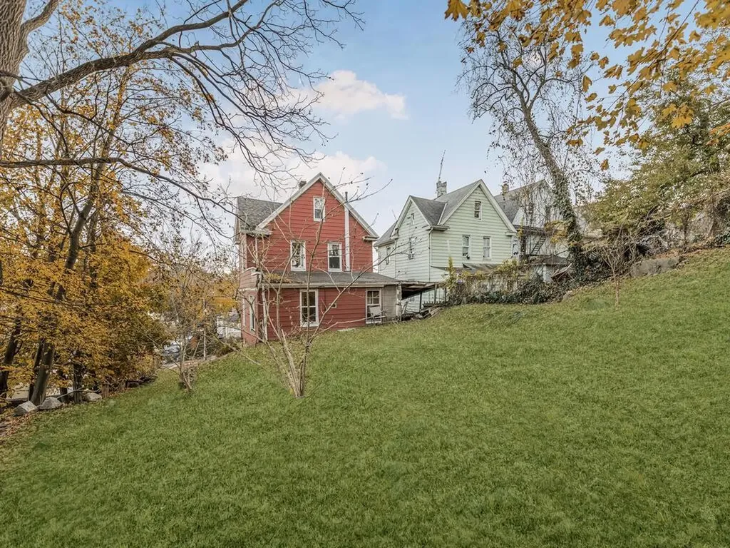 2 Dennison Street White Plains NY 10606