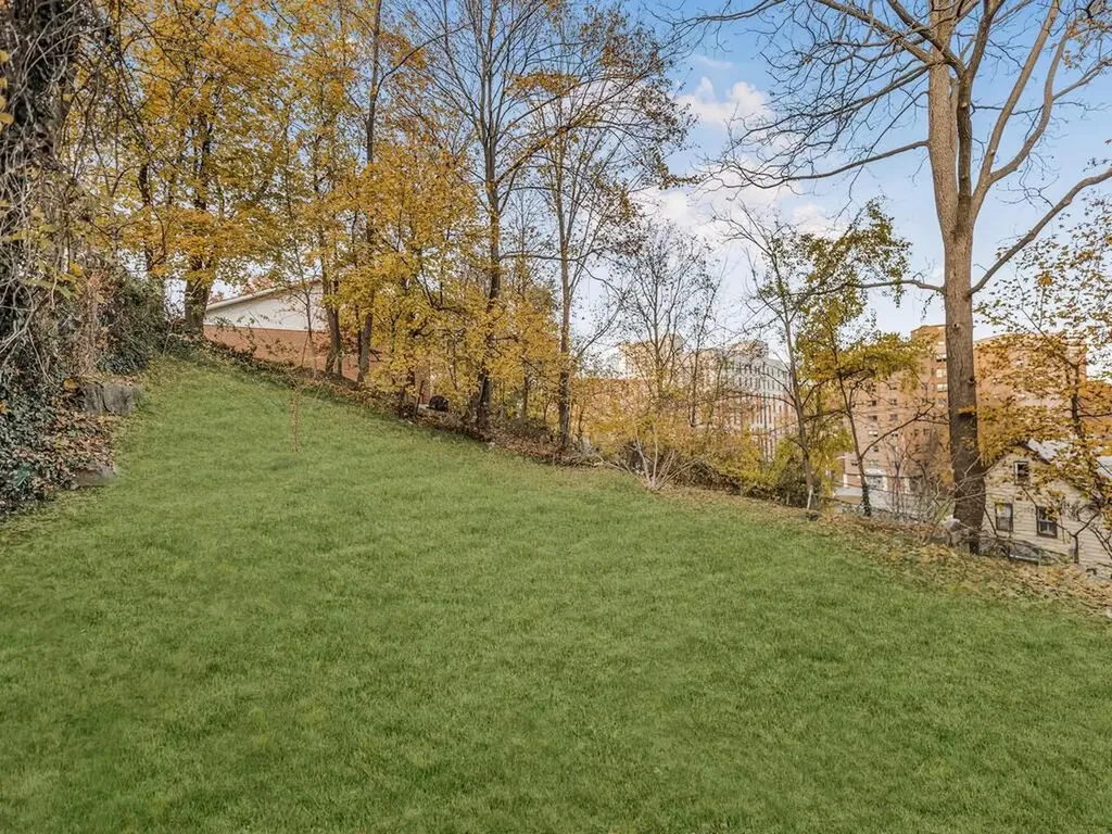 2 Dennison Street White Plains NY 10606