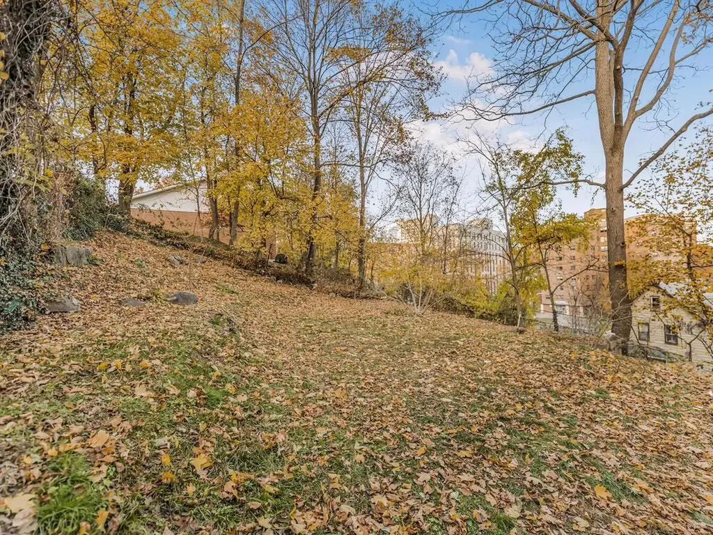 2 Dennison Street White Plains NY 10606