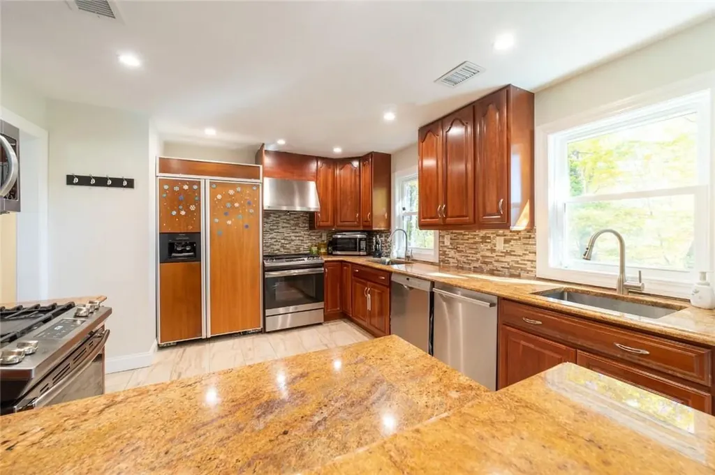116 Mcnamara Road Spring Valley NY 10977