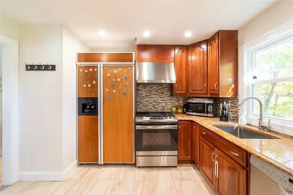 116 Mcnamara Road Spring Valley NY 10977