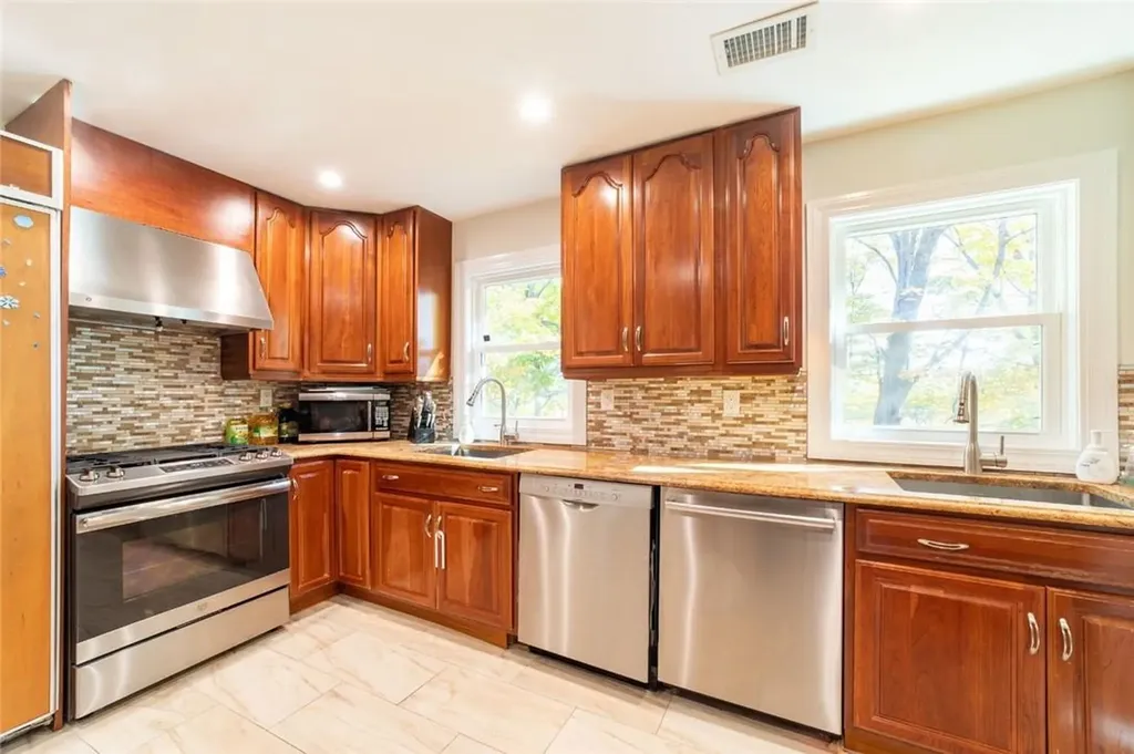 116 Mcnamara Road Spring Valley NY 10977