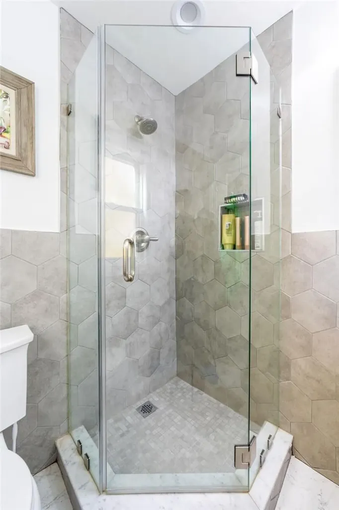 116 Mcnamara Road Spring Valley NY 10977