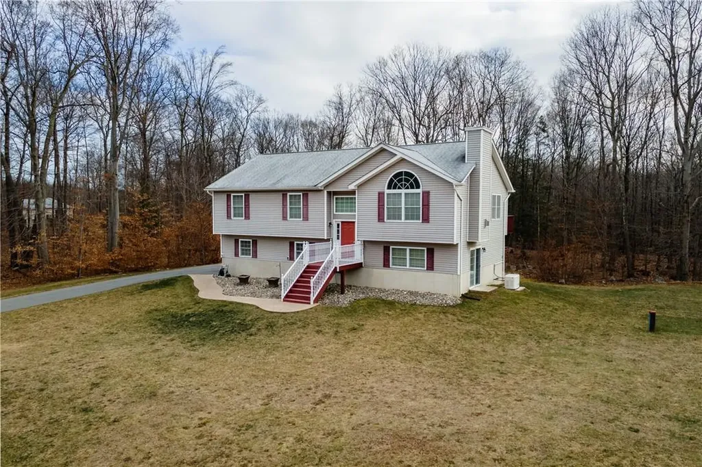 86 Glen Rock Circle Highland NY 12528