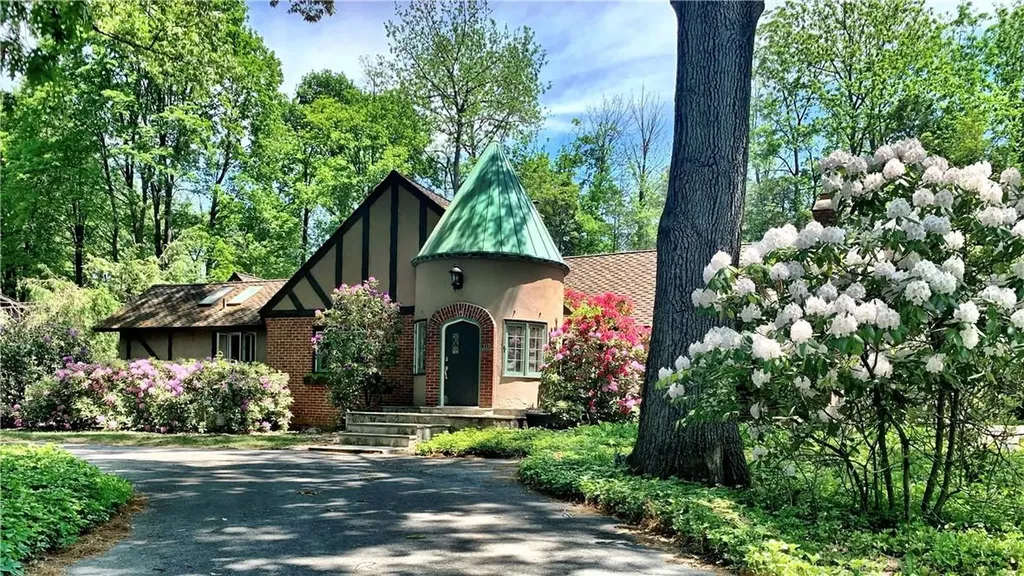119 Kingwood Park Poughkeepsie NY 12601