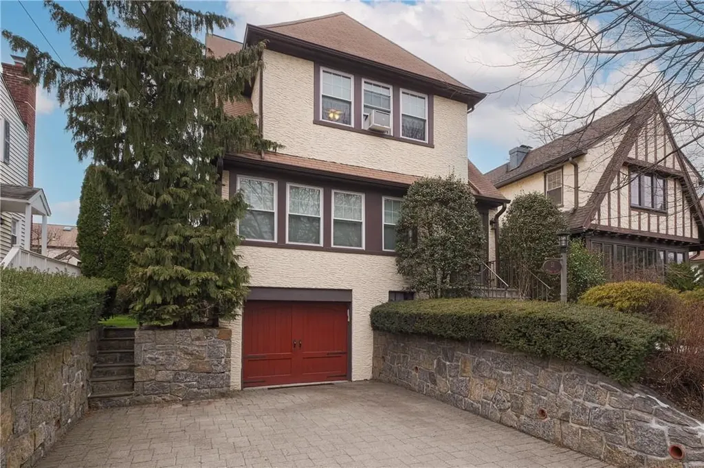 51 Archer Drive Bronxville NY 10708